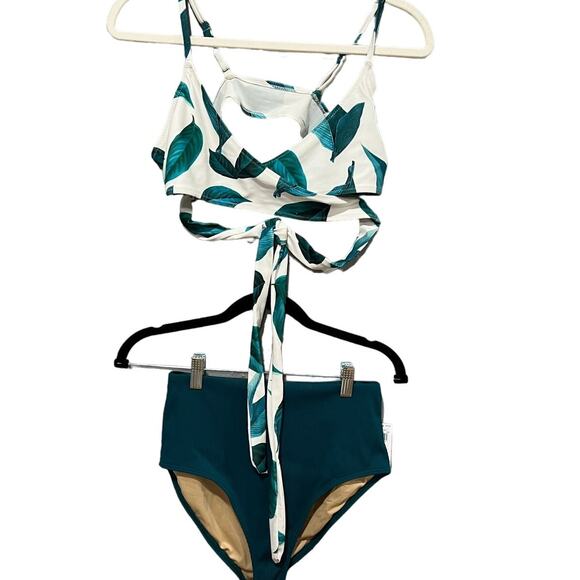 Cupshe Old Navy Small 2 Piece Bikini Green Tropical High Waist  Cross Top Swim - Picture 1 of 7